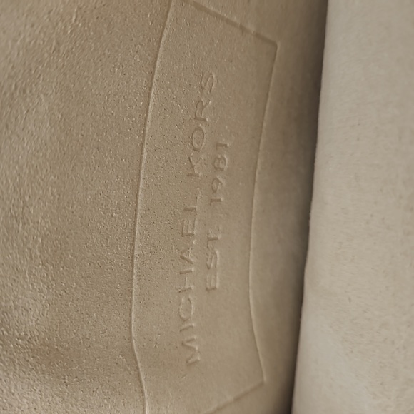 Sale: Michael Kors Ipad Sleeve - Picture 3 of 4